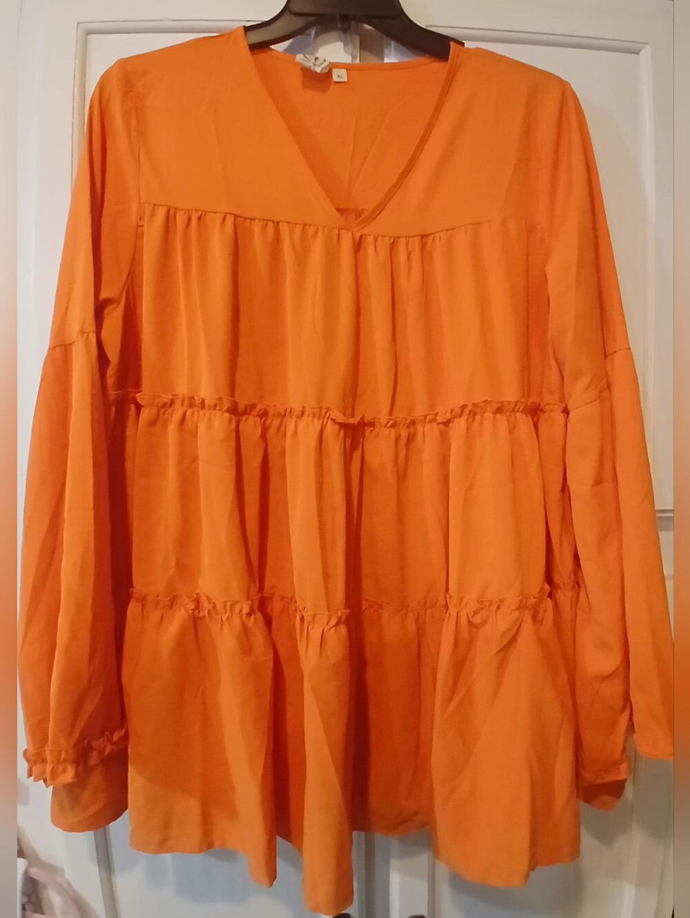 Grace & Emma tiered tunic top, V-neckline & long sleeves with ruffles XL